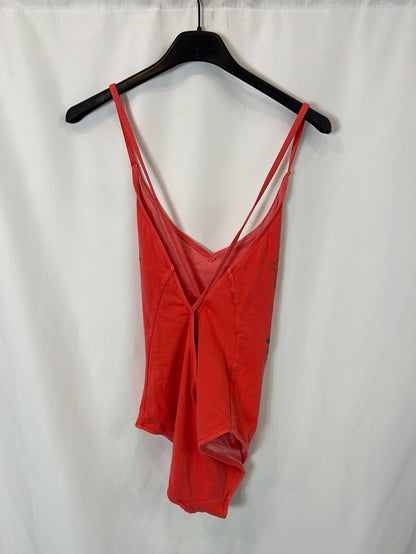 THE HIP TEE. Bañador rojo estampado. T M