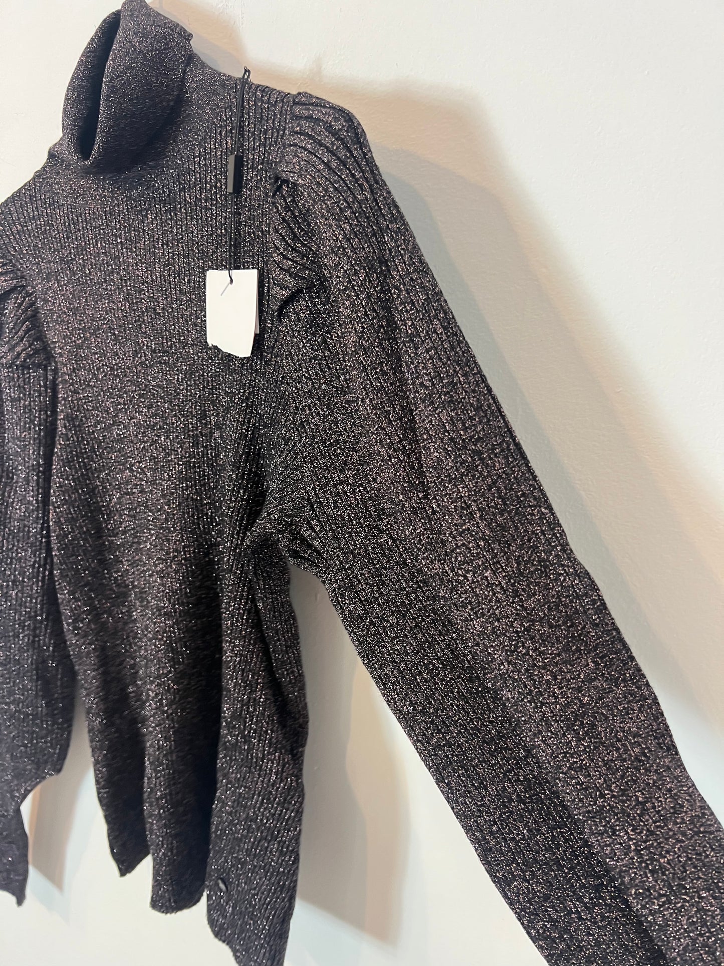 PEDRO DEL HIERRO. Jersey cuello alto hilos brillo. T S