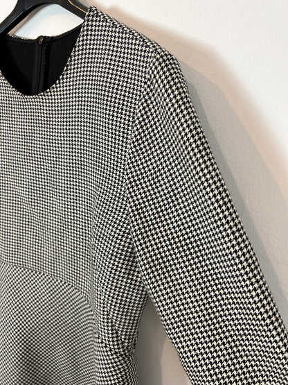 MANGO. Houndstooth ruffle top. TM
