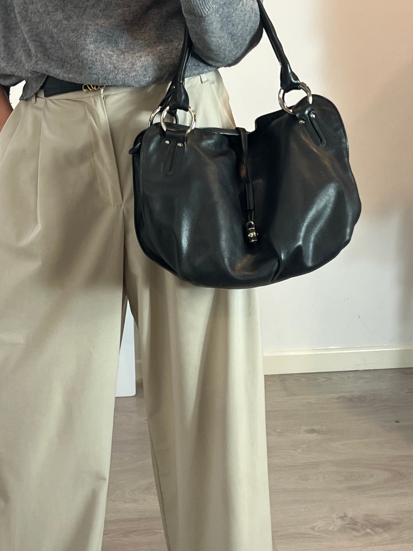 CELINE. Bolso negro piel mediano