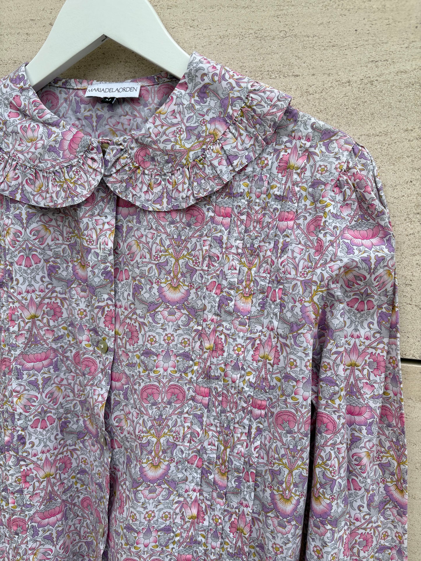 MARÍA DE LA ORDEN. Blusa estampado flores