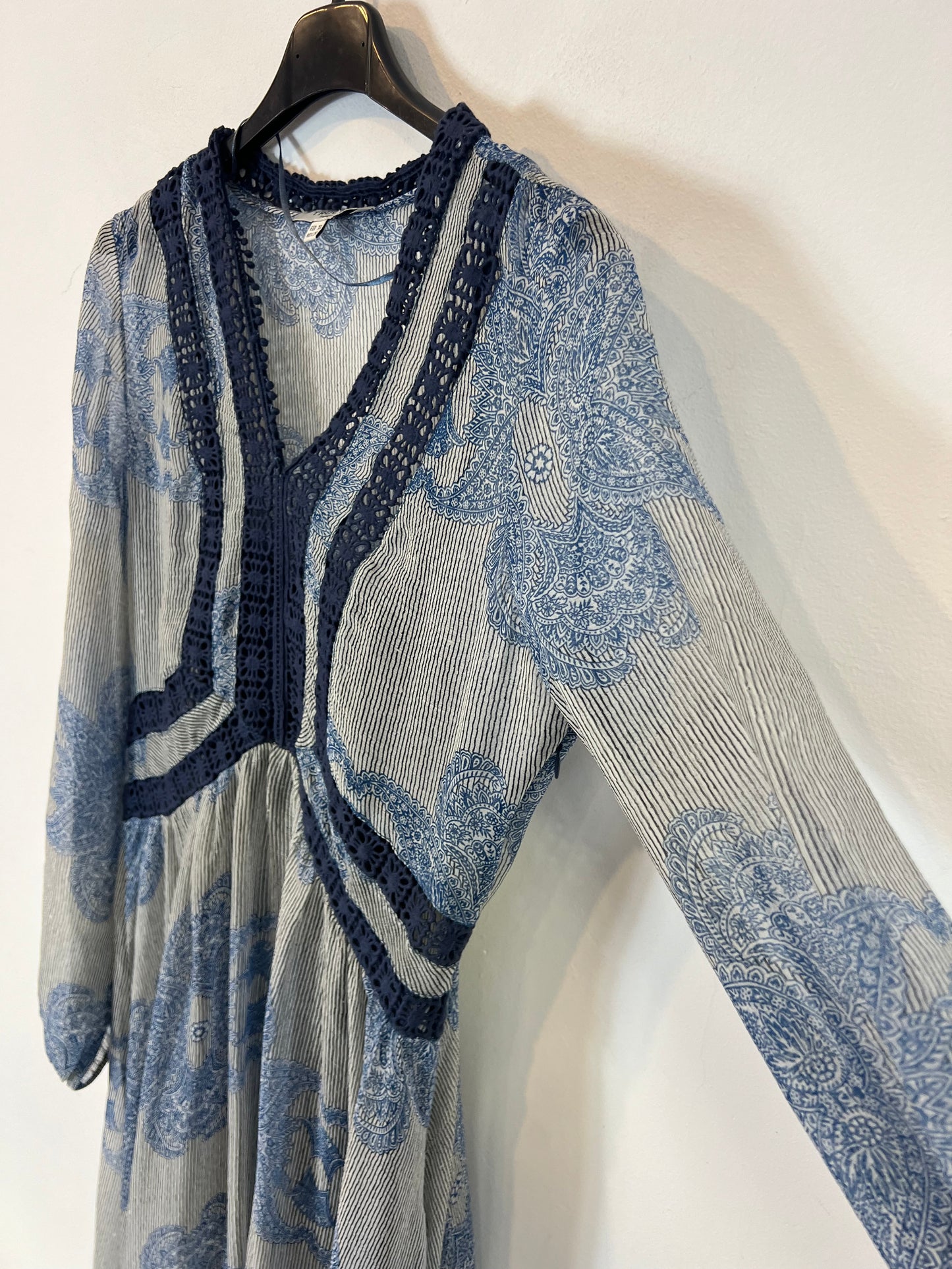 TRUCCO. Vestido largo gasa estampados azules. T M