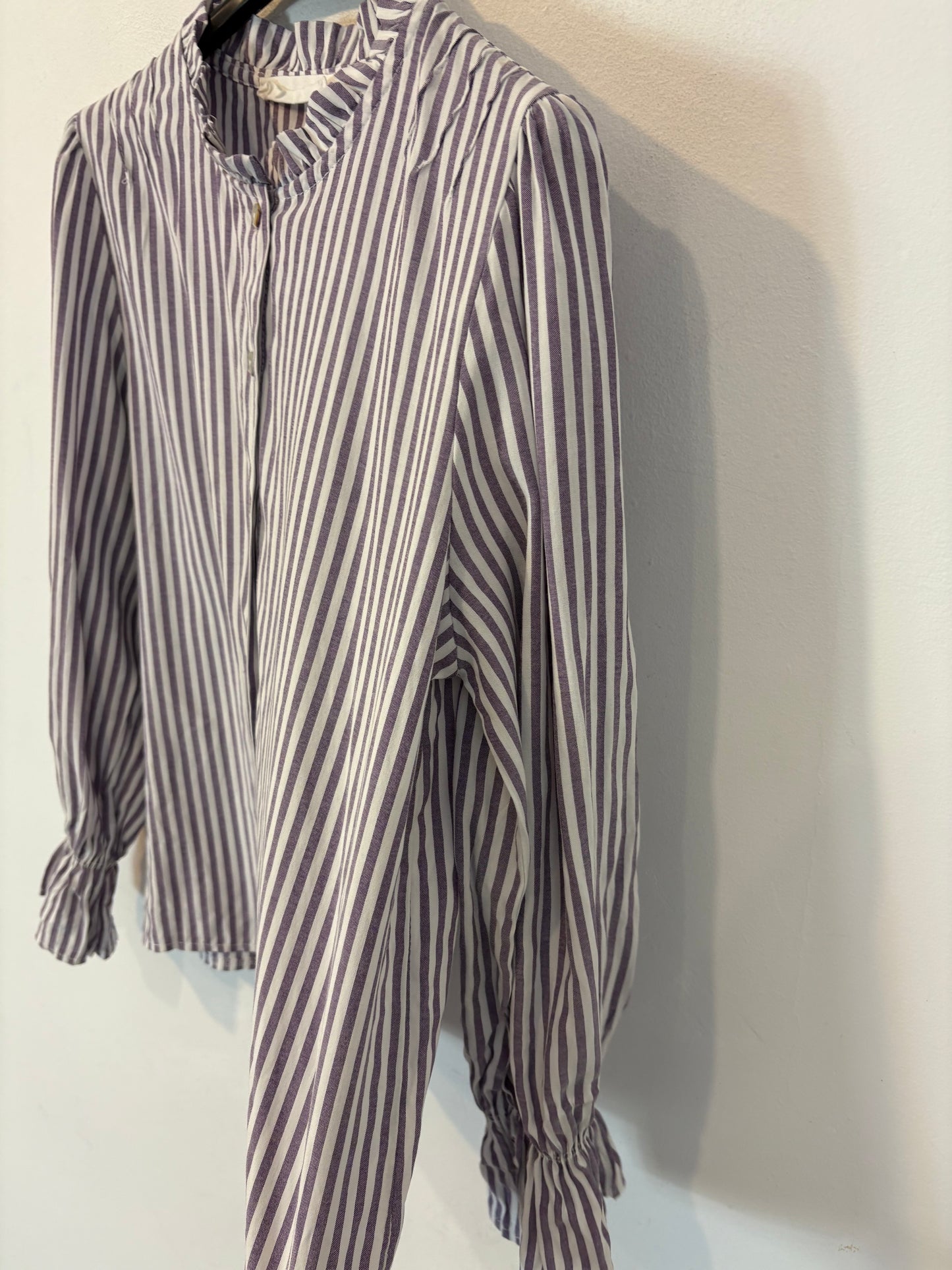 AMEÉ. Blusa  rayas malva