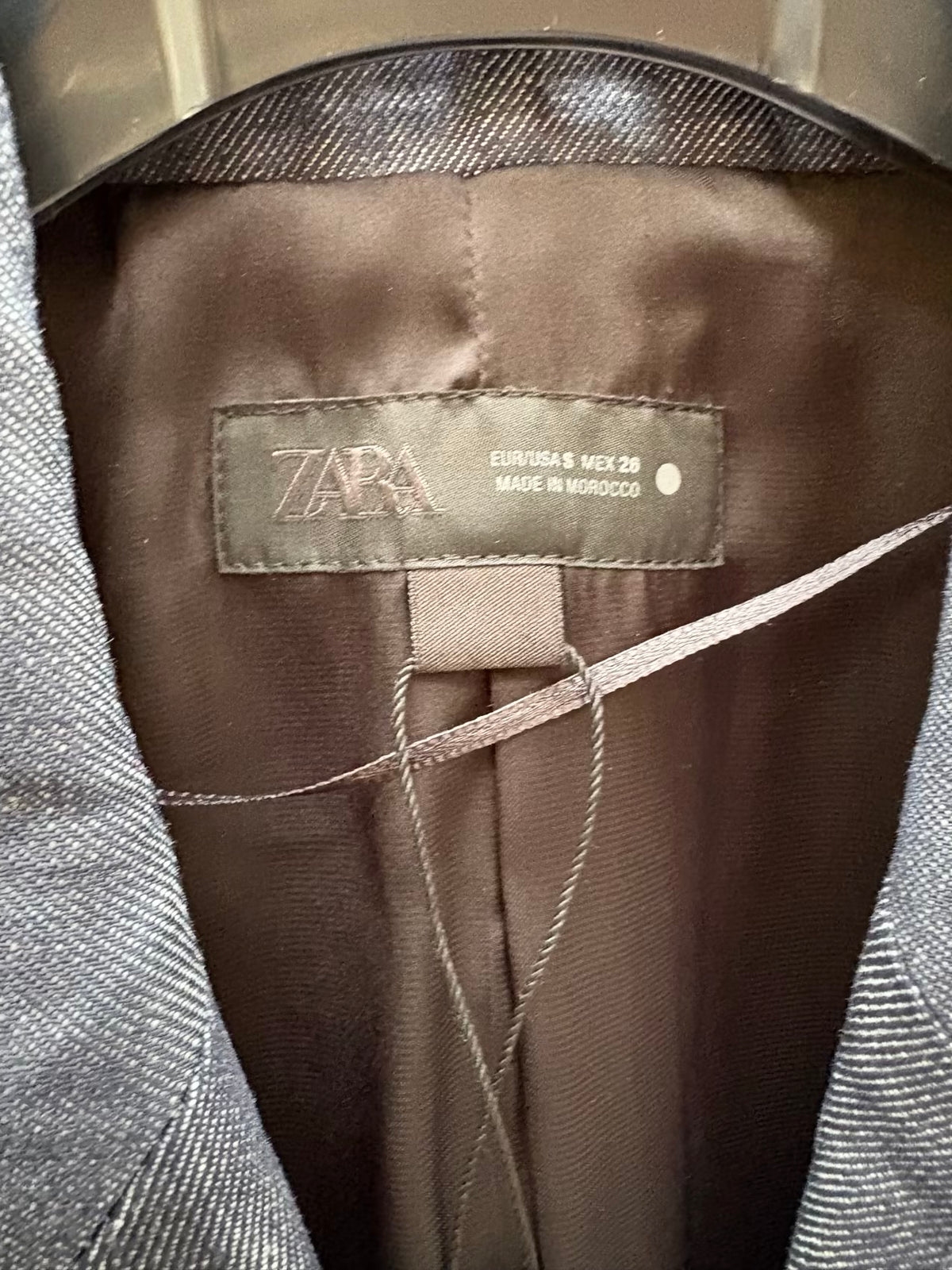 ZARA. Blazer denim costuras
