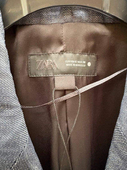 ZARA. Blazer denim costuras