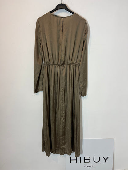 ZARA. Vestido largo verde satinado abertura. T XS