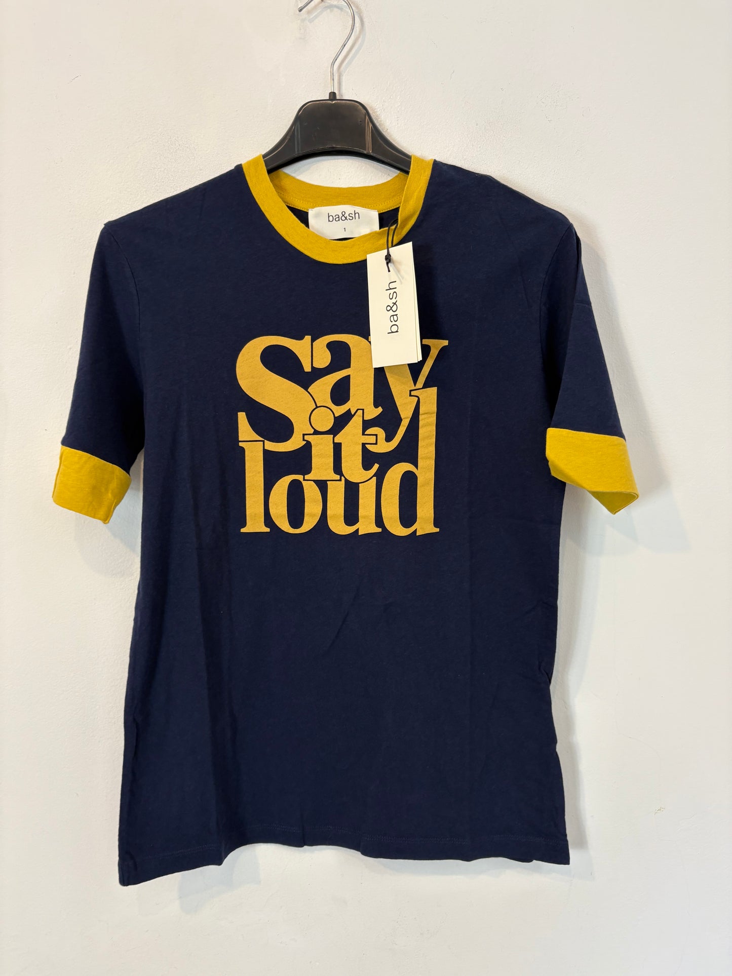 BA&SH. Camiseta azul slogan