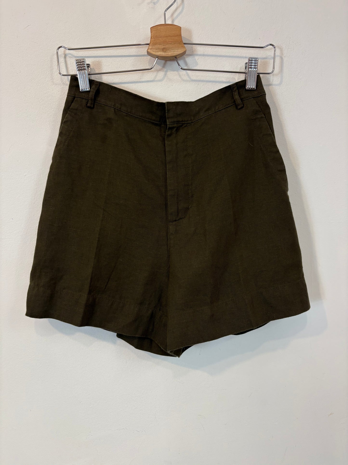 MASSIMO DUTTI. Bermuda lino caqui