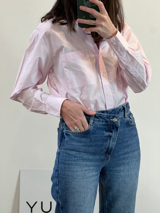 ZARA. Camisa rosa claro bolsillo