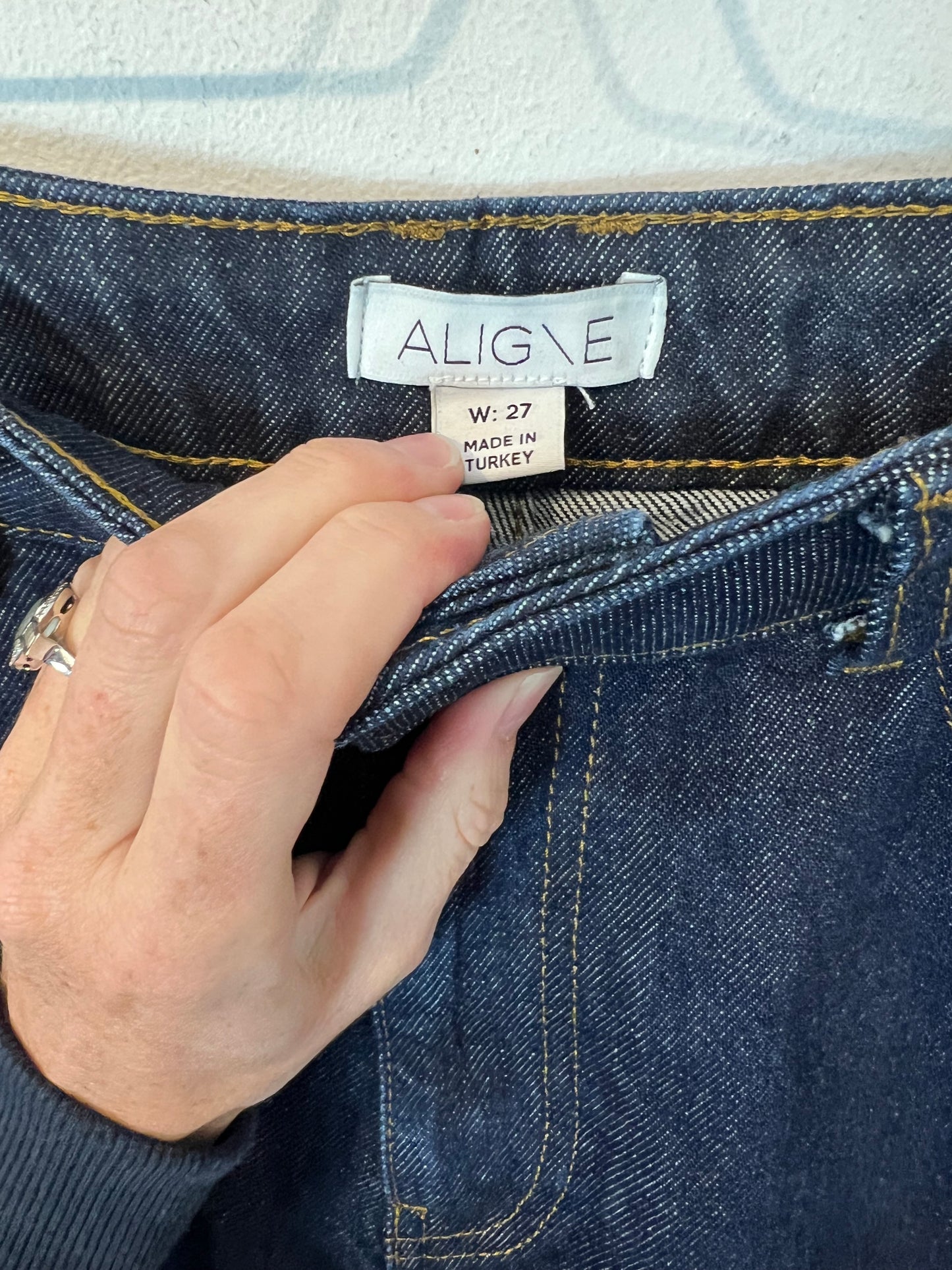 ALIGNE. Pantalón denim oscuro