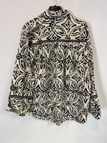 ZARA. White printed shirt. TS/M