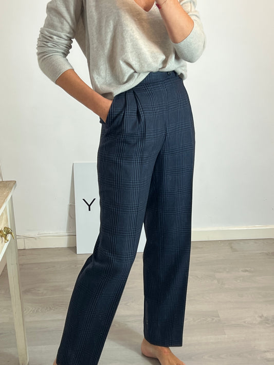 WINDSOR. Blue checked pleated trousers. Size 38 (36)