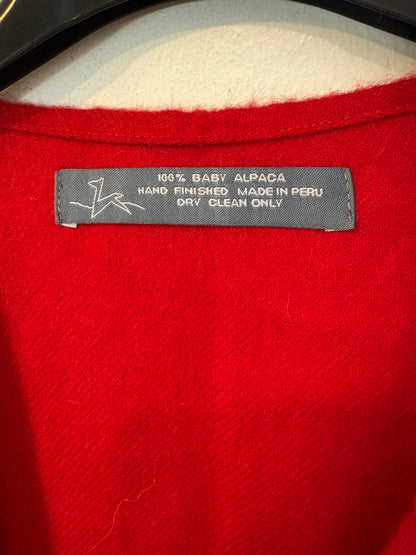 OTRAS. Capa roja baby alpaca