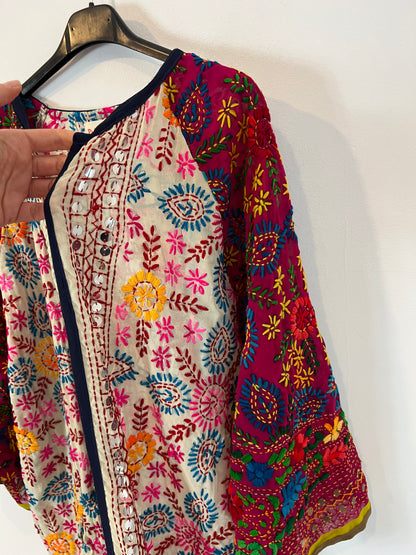 RED CHILLI. Embroidered Kimono Your(s)