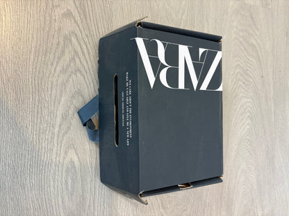 ZARA. Mocasines beige textura. T 29