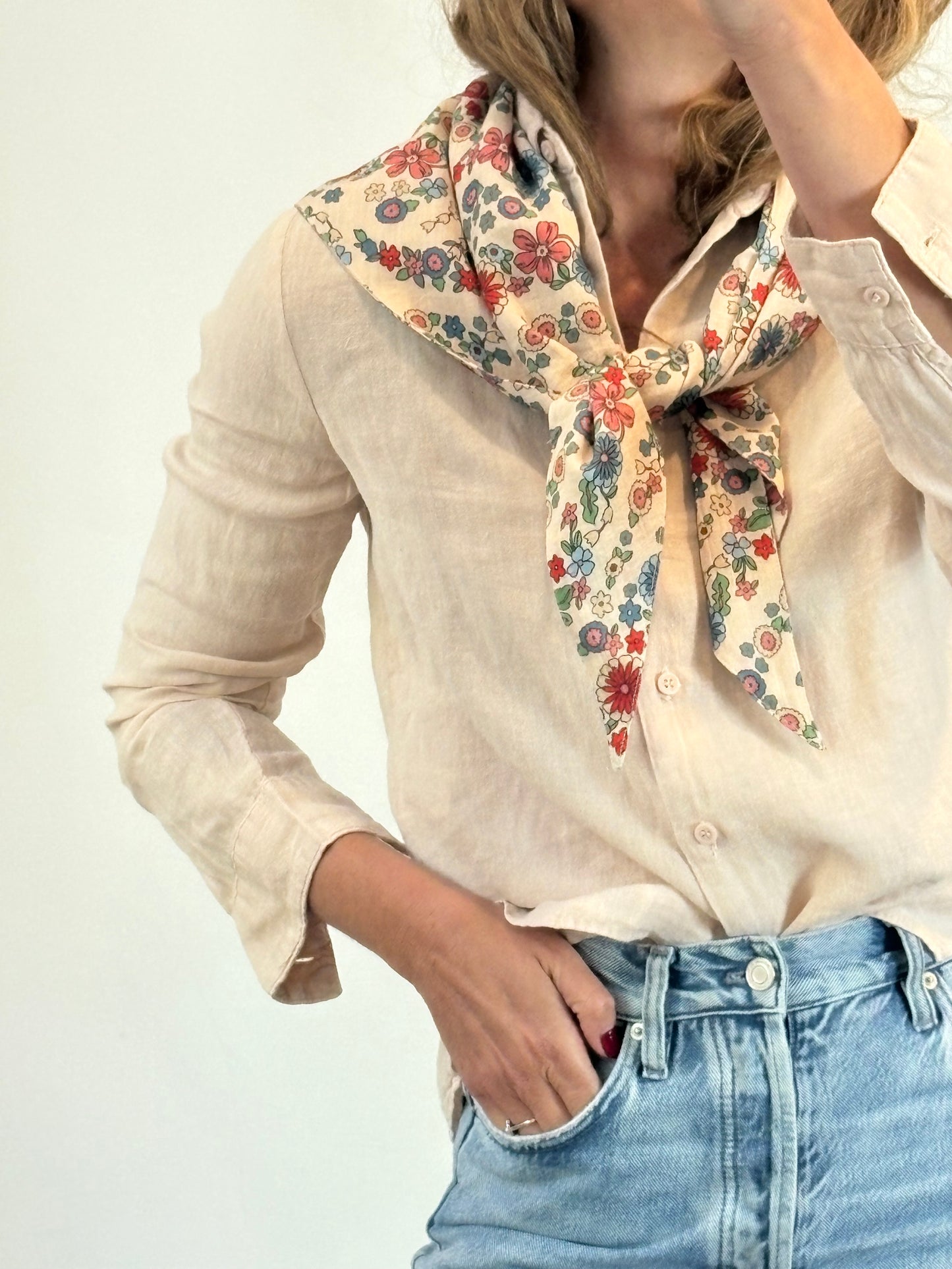 JOSEPHINE. Pañuelo estampado triangular