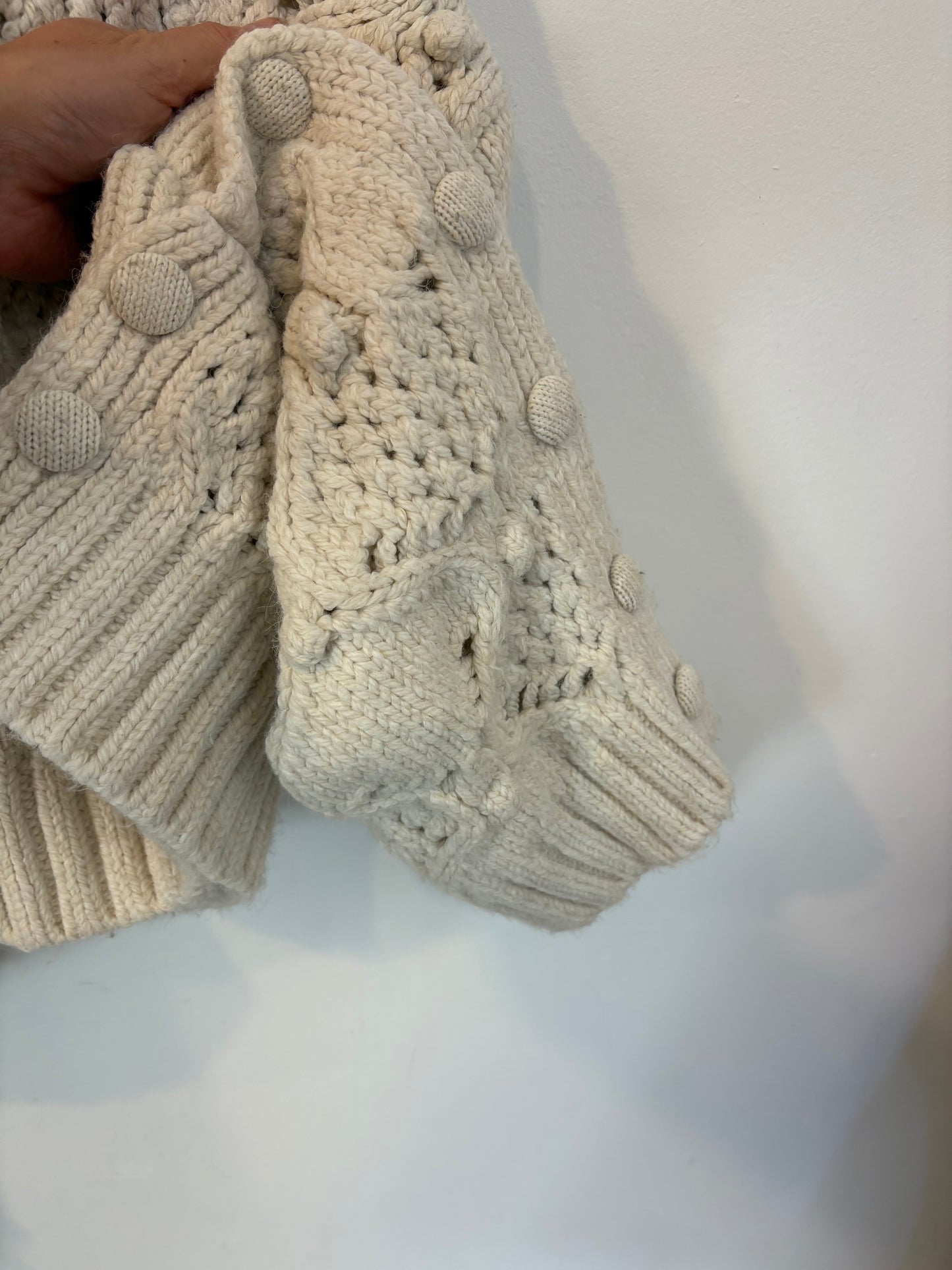 ZARA. Jersey crudo borlas