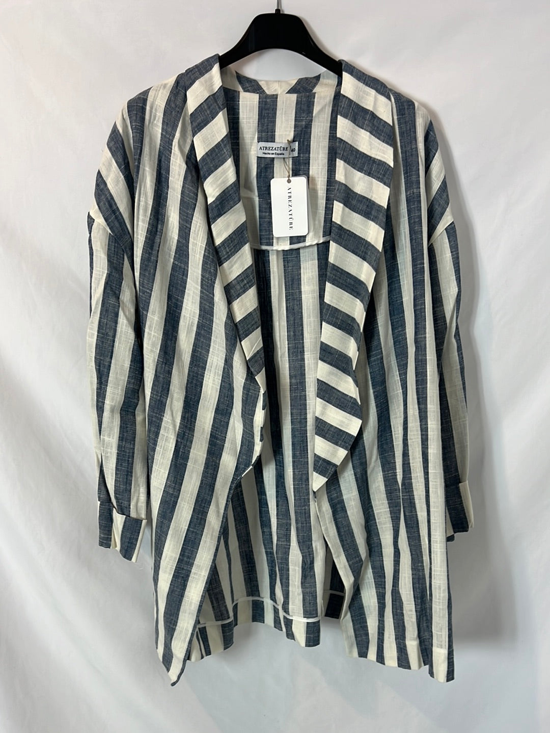 ATREZATÜRE. Blazer Lino rayas. T 40