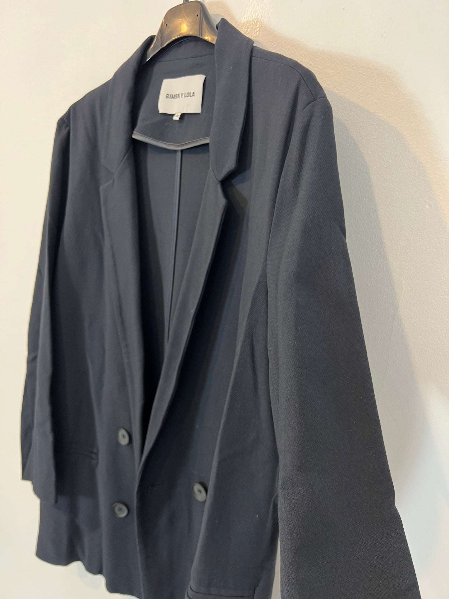 BIMBA Y LOLA. Blazer azul marino. T 38