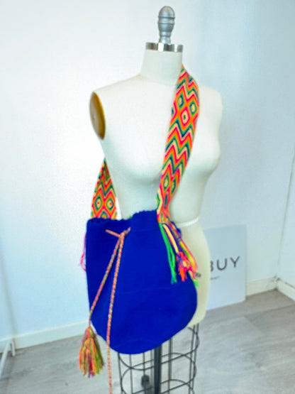 OTRAS. Bolso artesanal asa colores