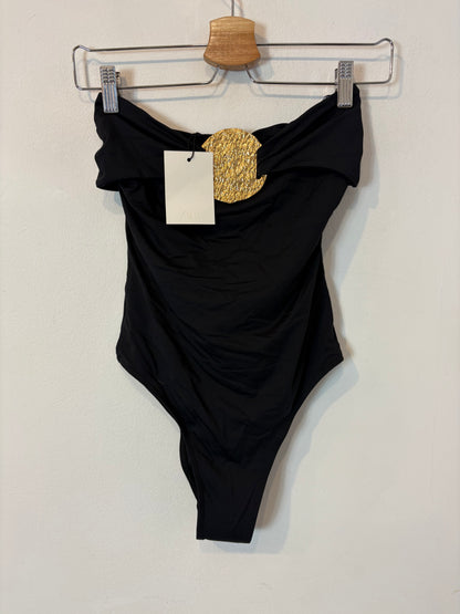 ZARA. Bañador negro palabra de honor