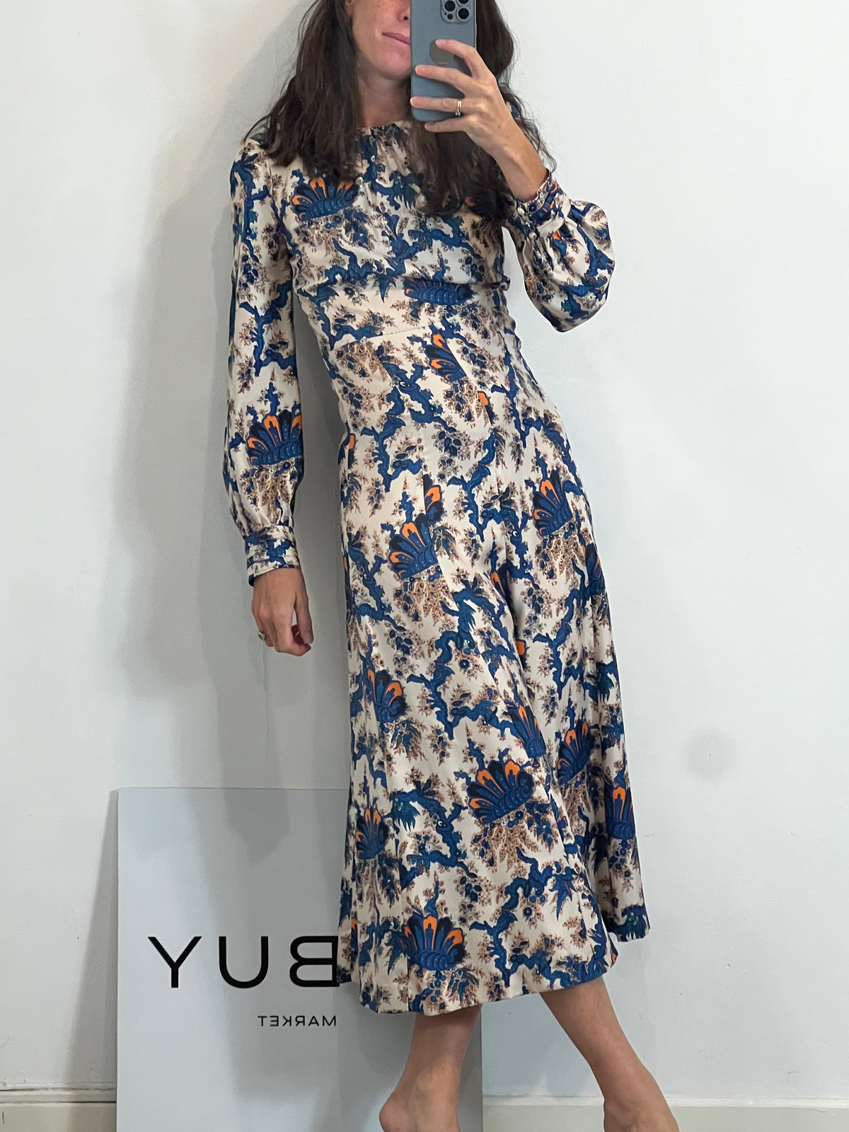 SANDRO. Vestido largo seda estampado