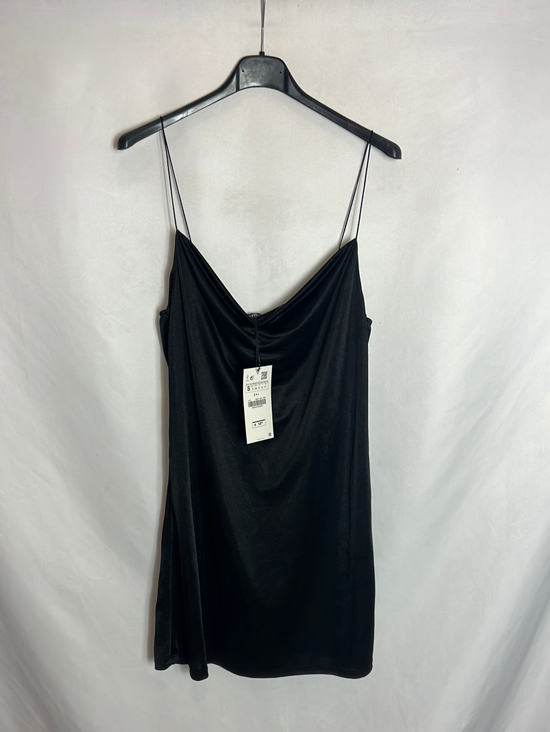 ZARA. Vestido negro corto textura. T S