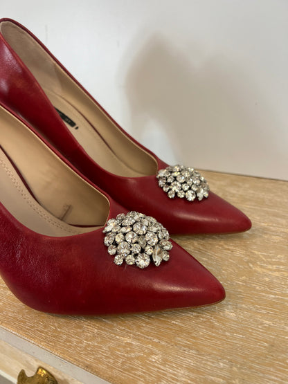 ZARA. Red brooch heels. Size 37