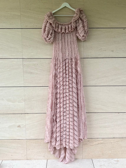 MARMOTA. Vestido largo de gala en tul plumeti rosa empolvado