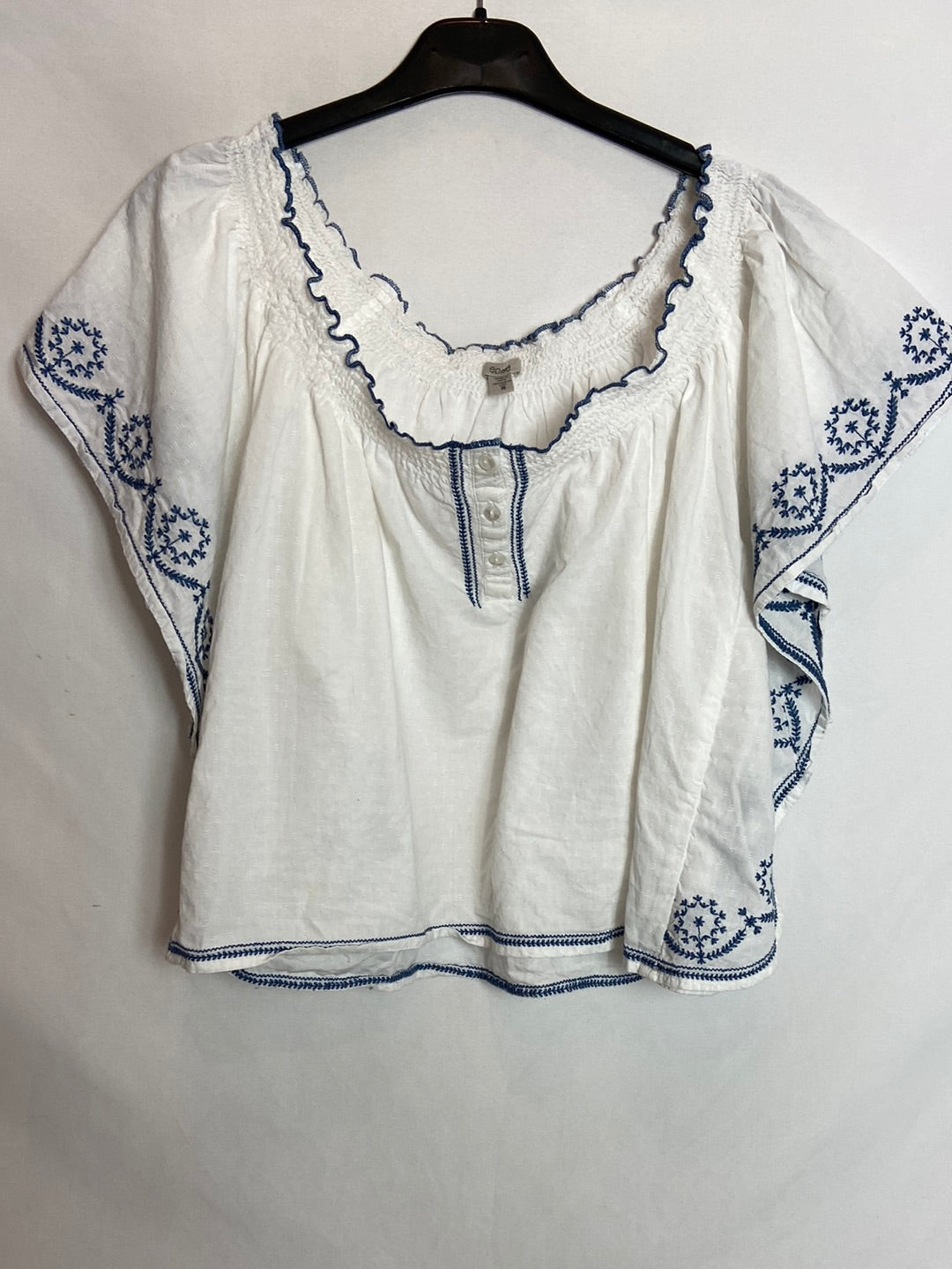 ECOTÉ. Top blanco bordado  T.S