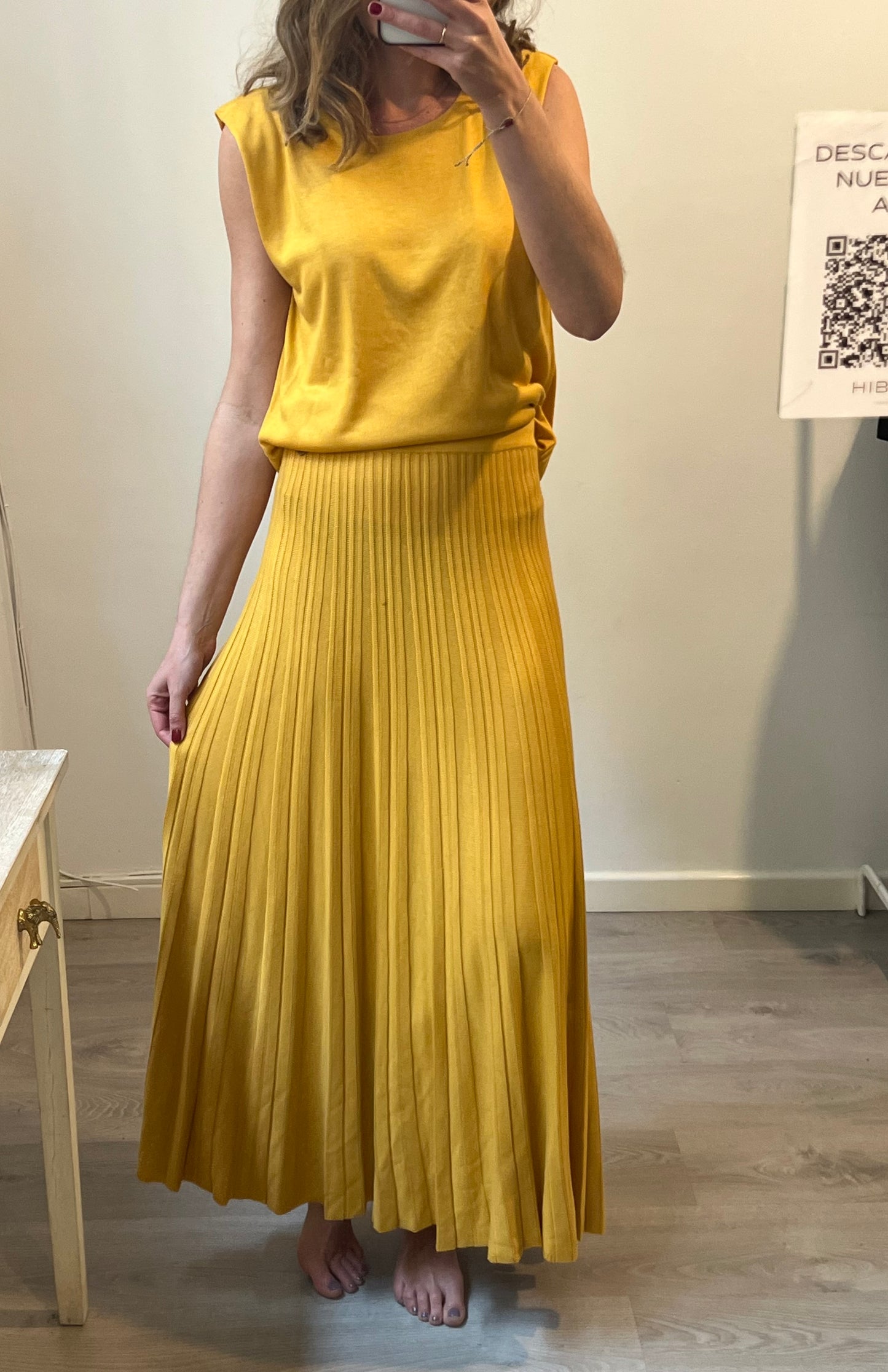 VIRIATO. Falda midi punto plisado T.s