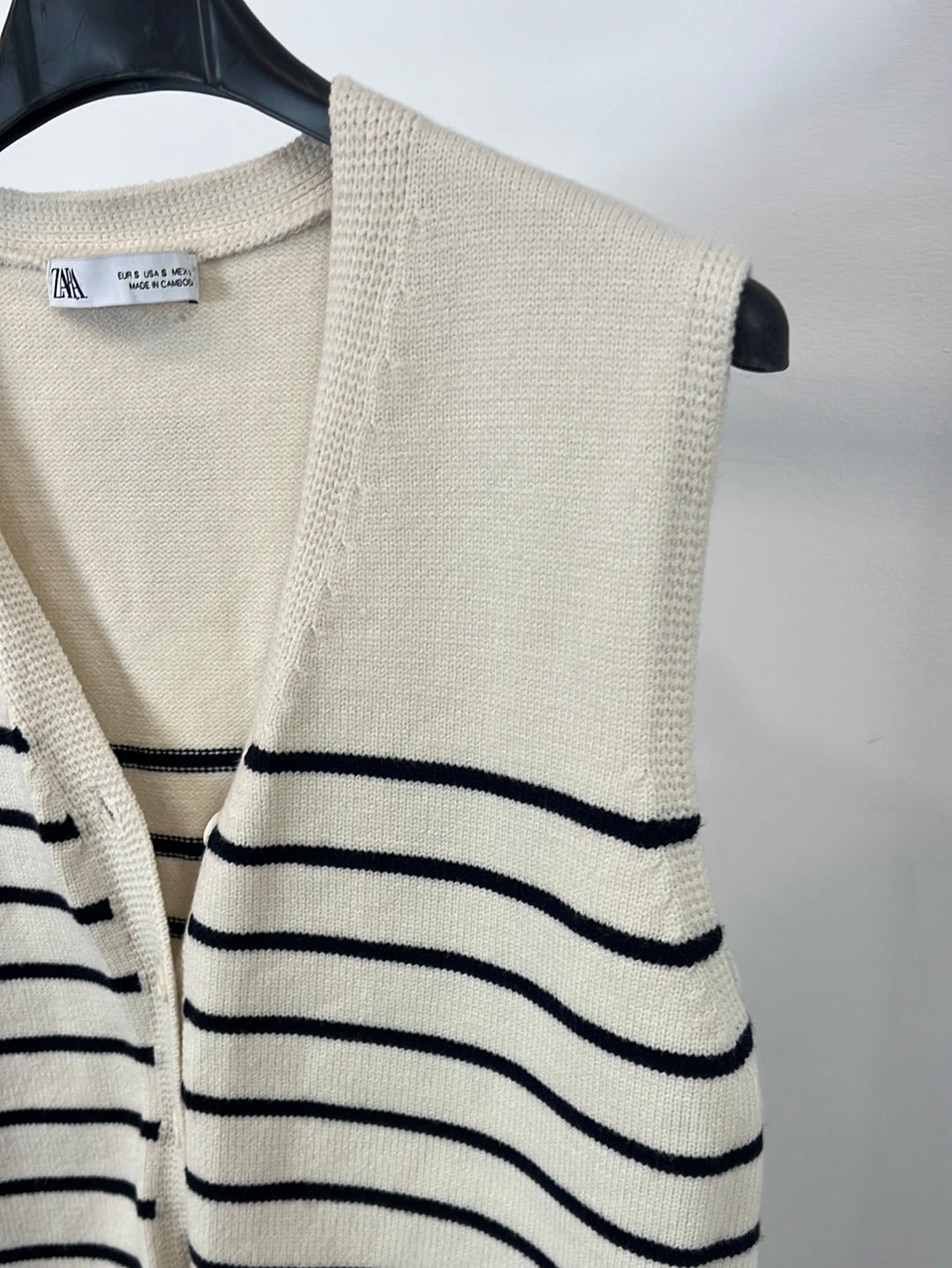 ZARA. Chaleco beige rayas. T S
