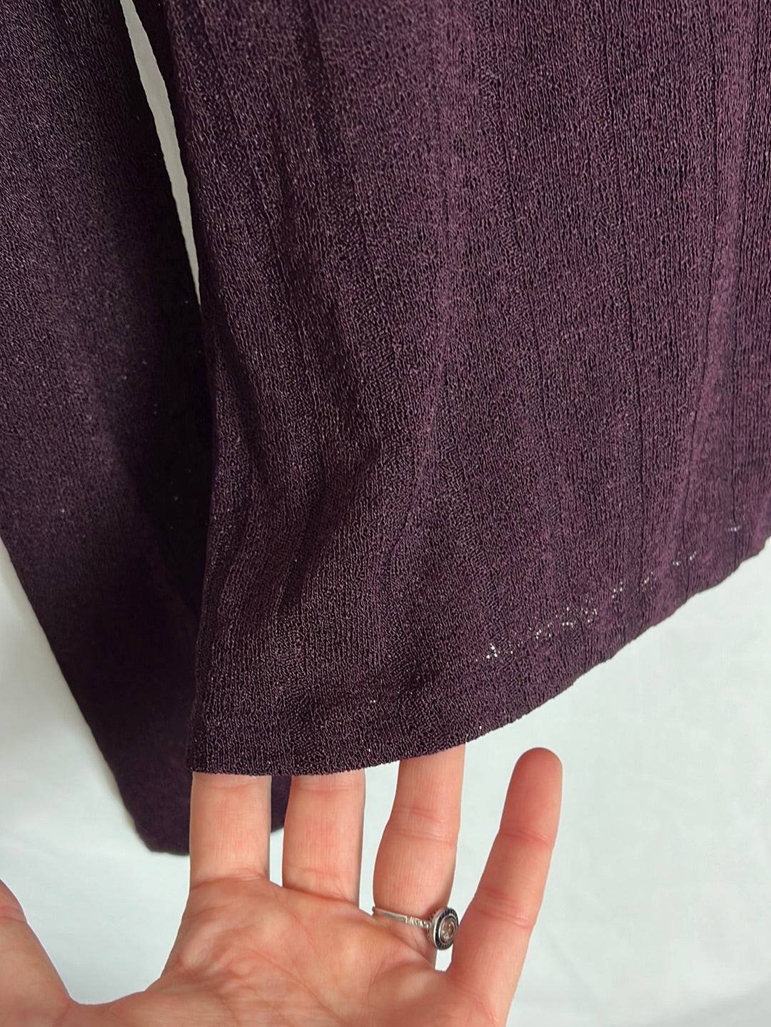 MANGO. Top burdeos canalé T.s