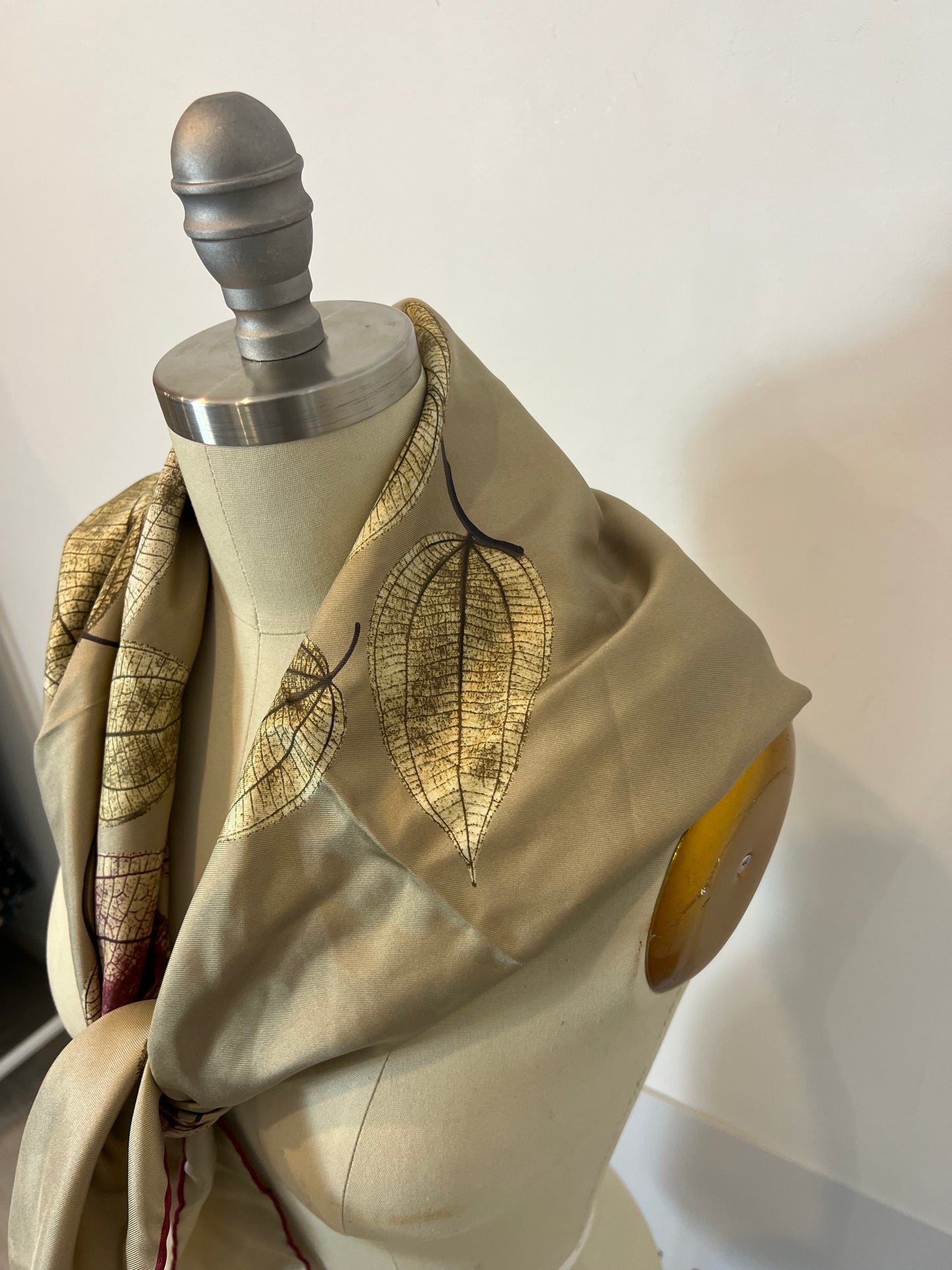 CAROLINA HERRERA. Silk leaf scarf