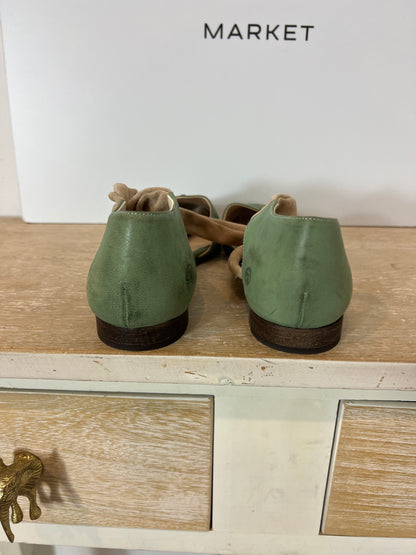 MICUIR. Zapatos planos verdes T.38