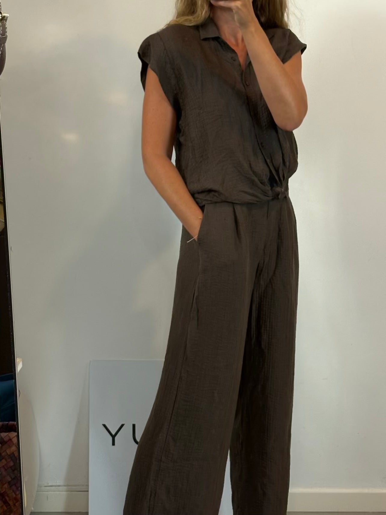 Conjunto top y pantalón fluidos chocolate
