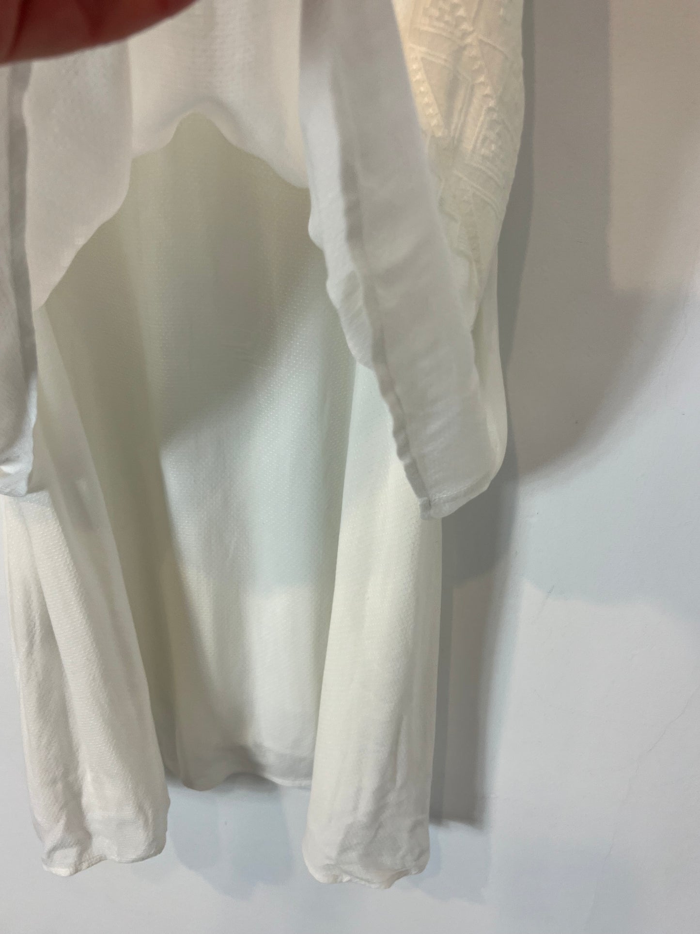 COMPTOIR DES COTONNIERS. Flowing white embroidered dress. Size 38