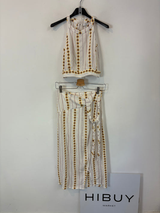 STRENA. Conjunto falta y top bordados