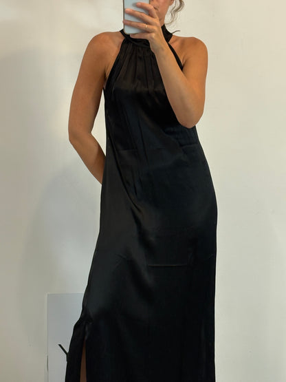 NERATTA. Vestido negro halter