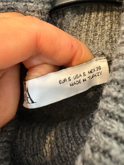 ZARA. Jersey gris cuello alto