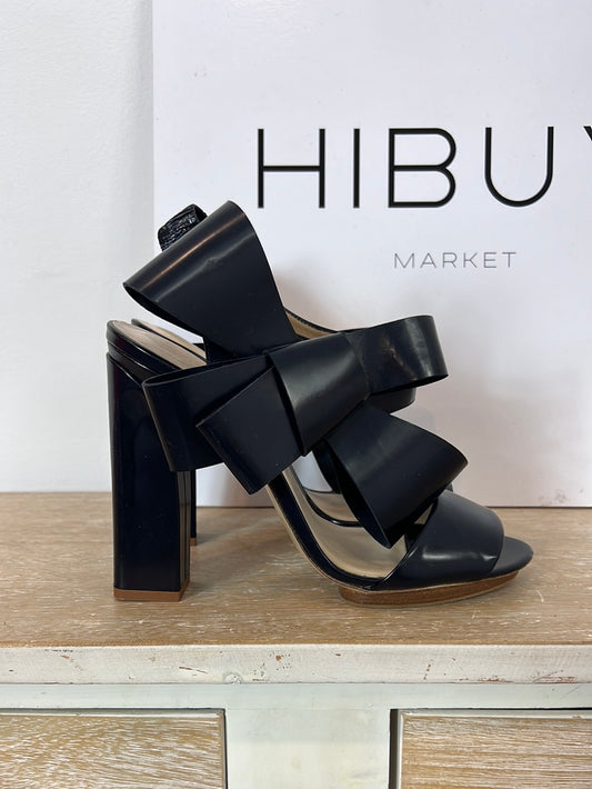 DEL POZO. Dark blue bow sandals, size 40