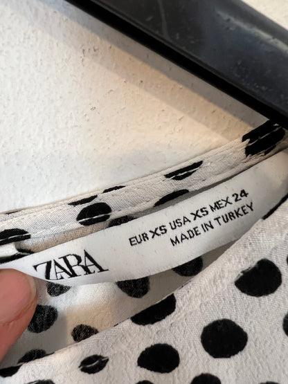 ZARA. Long white polka dot dress. XS (S/M)