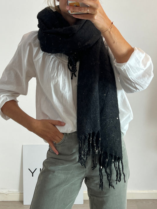 OTRAS. Bufanda negra lentejuelas