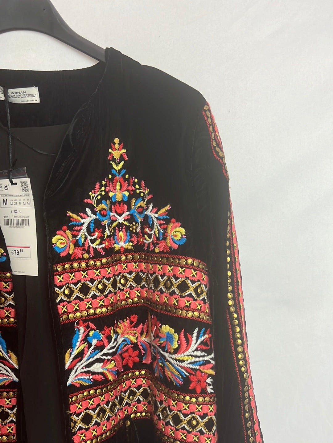 ZARA. Chaqueta terciopelo bordada. T.M