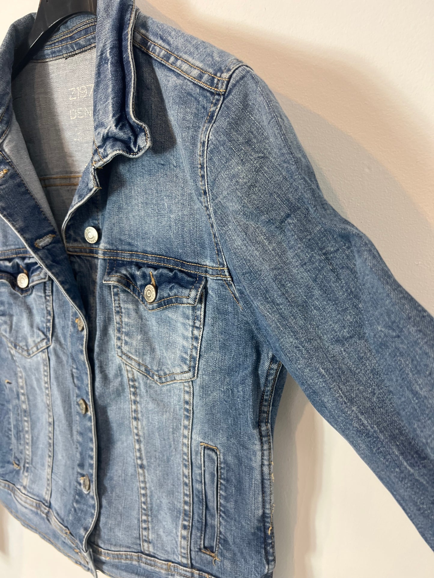 ZARA. Chaqueta denim semi elástica. T M