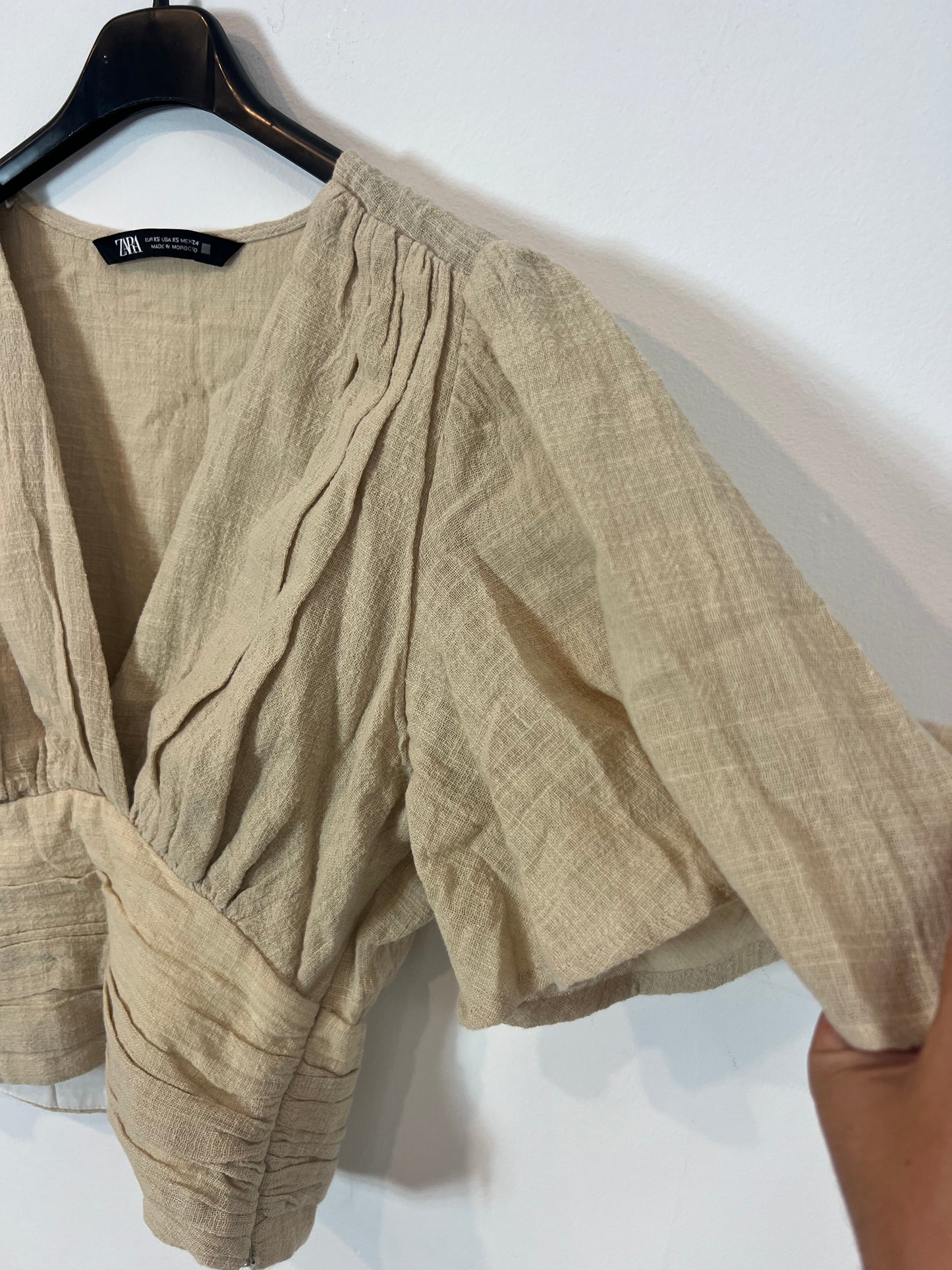 ZARA. Top beige textura T.xs