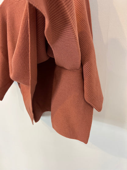 COS. Top punto aberturas. T XS