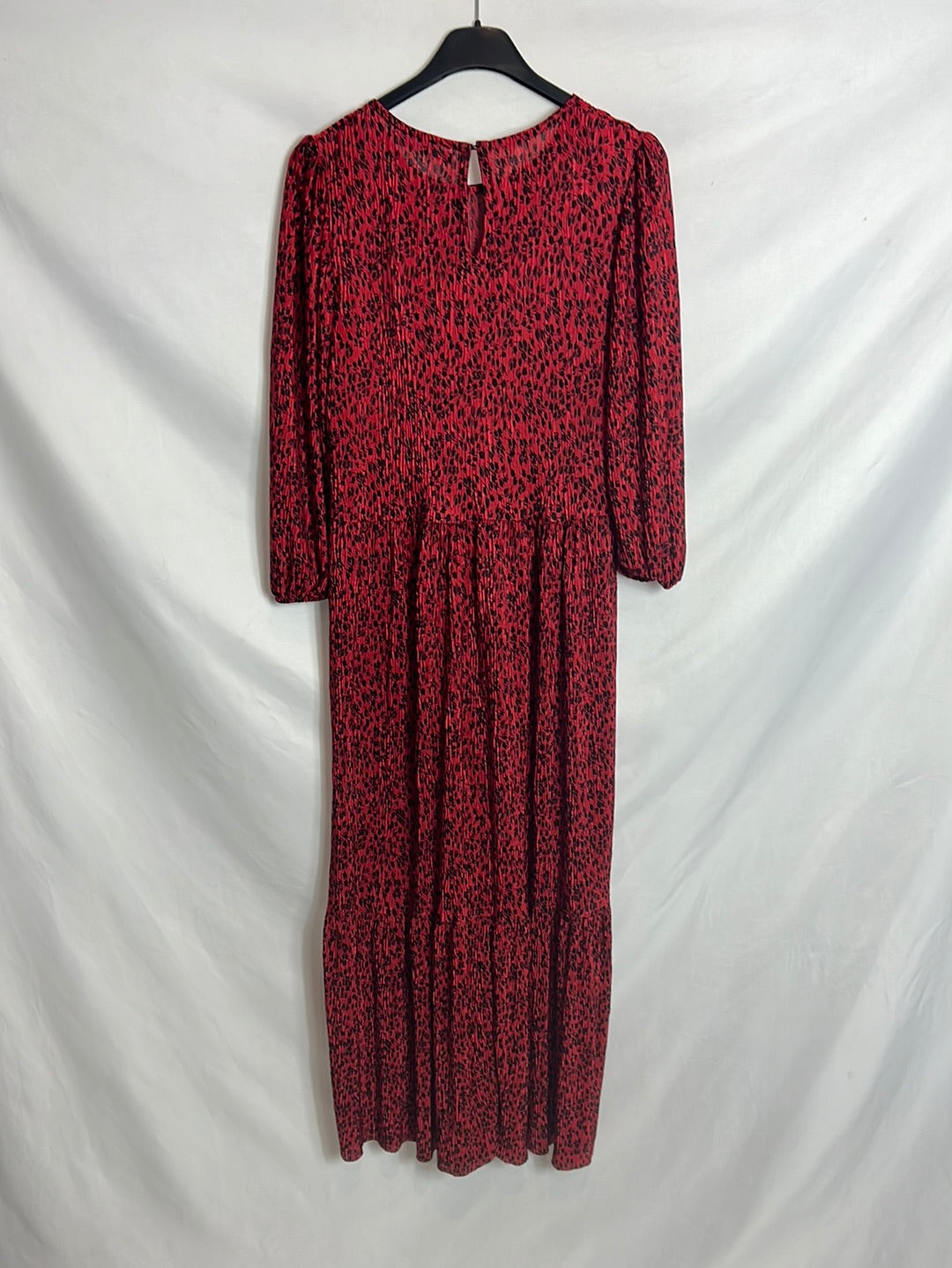 SFERA. Vestido midi rojo textura