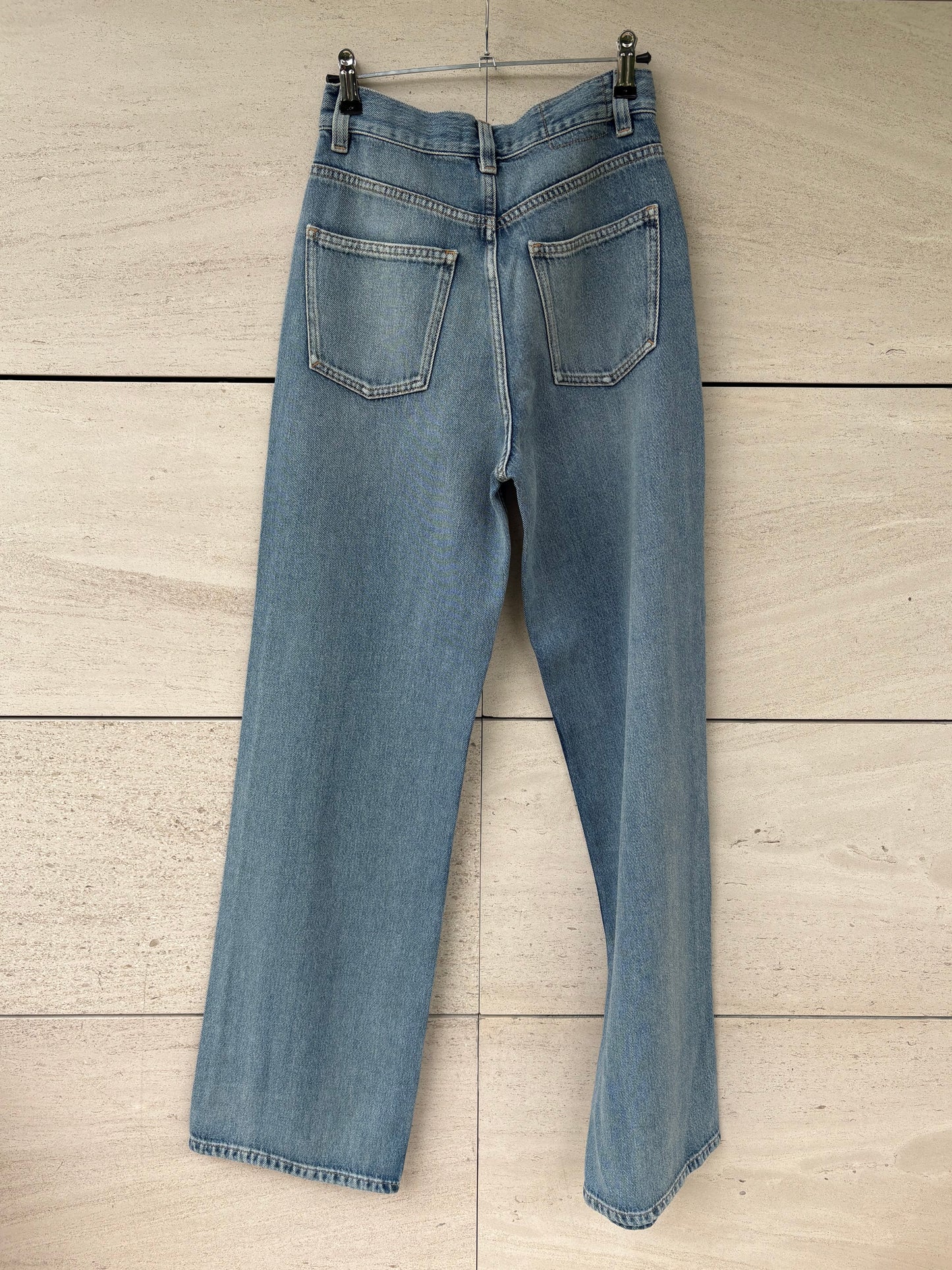 MASSIMO DUTTI. Denim tiro alto wide leg  claro