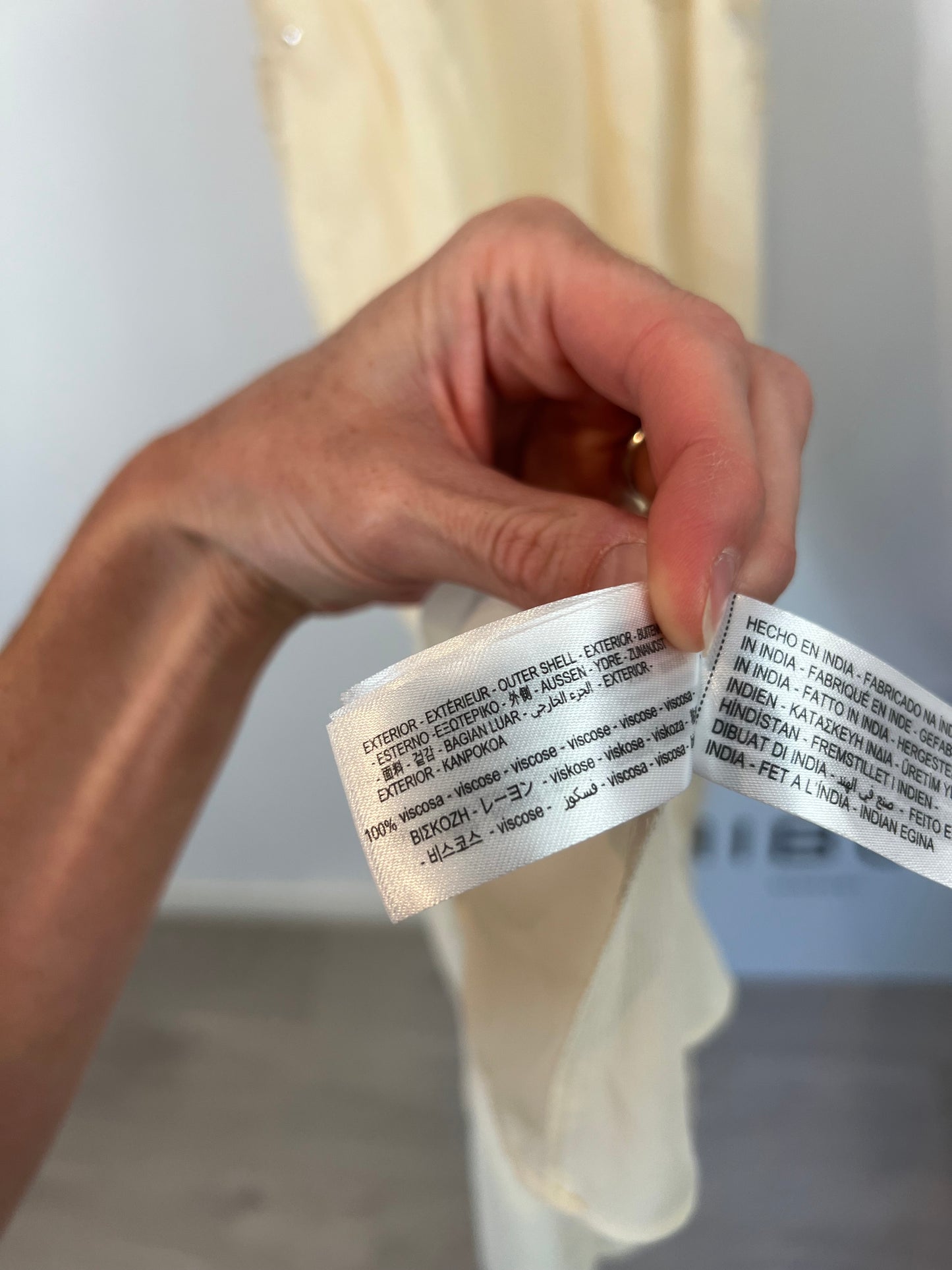 ZARA. Vestido lencero encaje y abalorios T.s